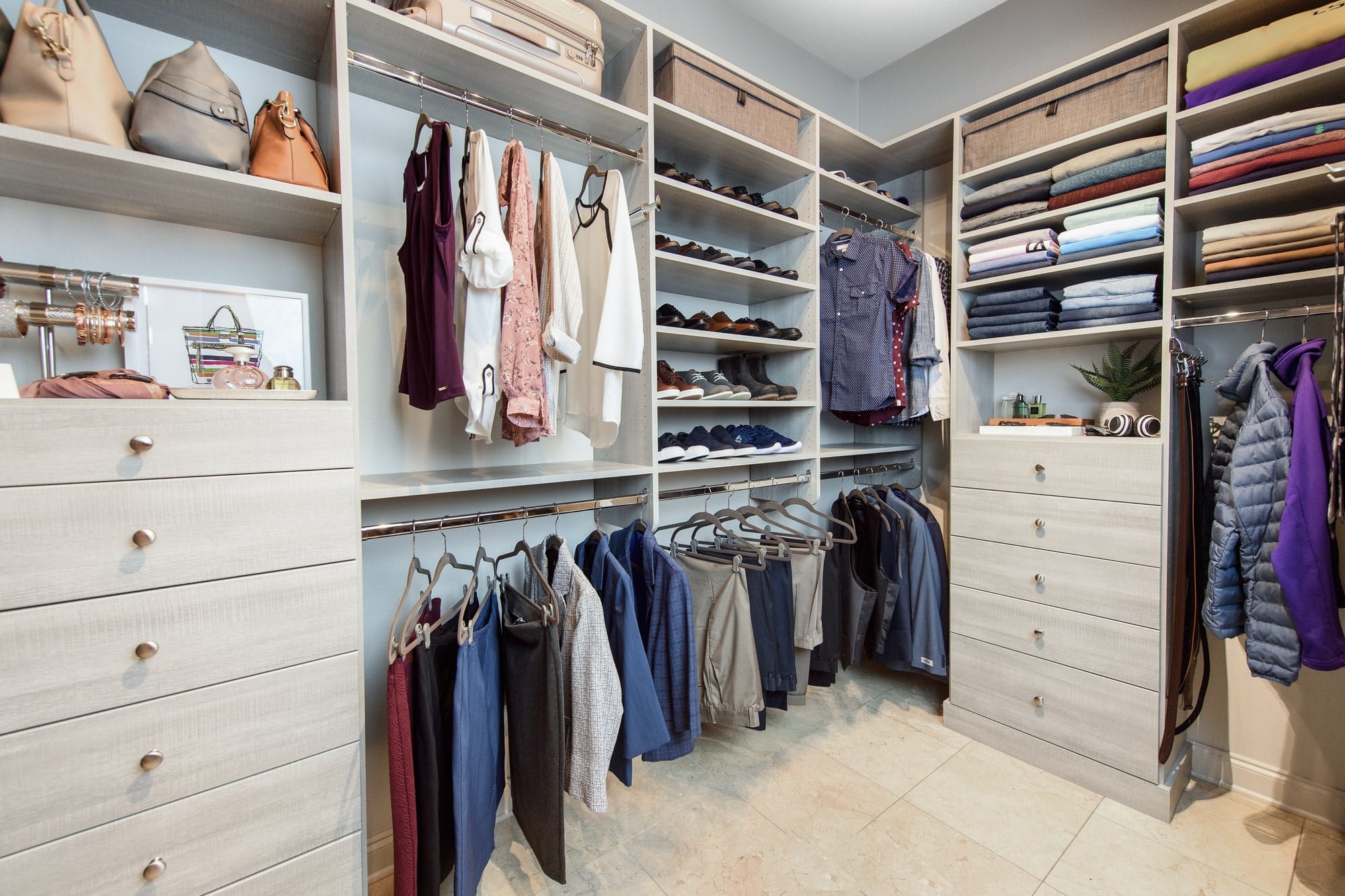 Customwalk inclosetwithbuiltindrawerstorage,shoeshelvesandhangingstorageinBatonRouge