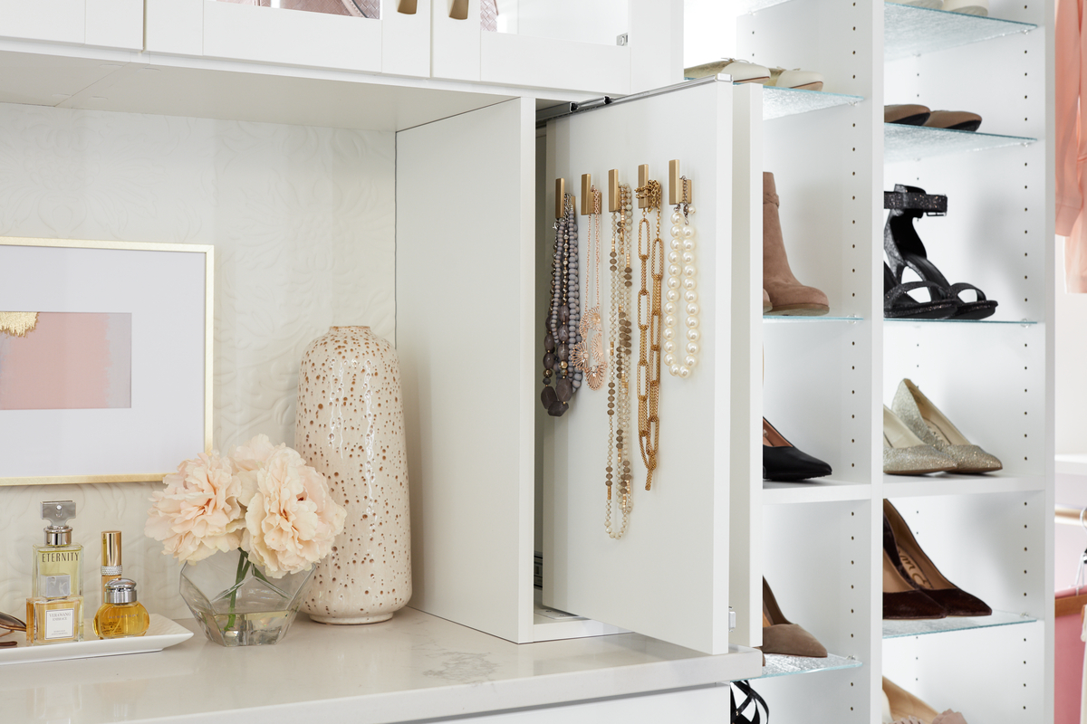 Pull out necklace storage and shoe shelves